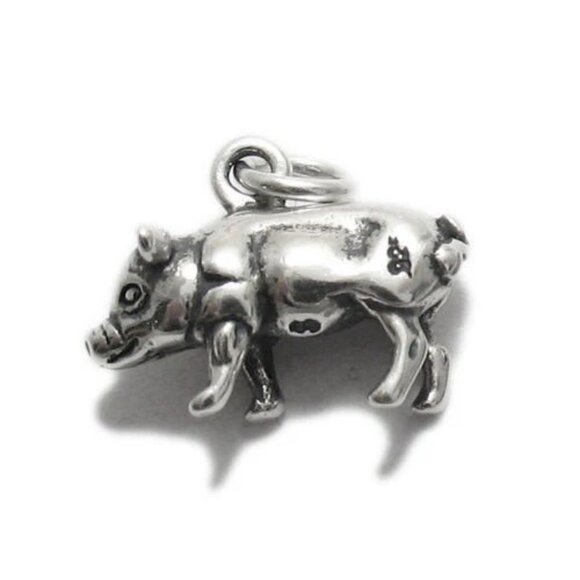 PIG CHARM WITH FINE DETAIL IN 3D STERLING SILVER. - Picture 1 of 2